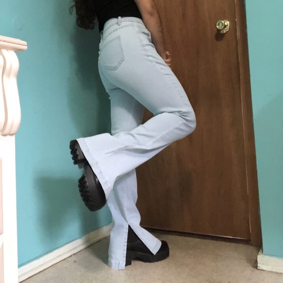 Light blue high rise flare jeans 💙 - Picture 4 of 5